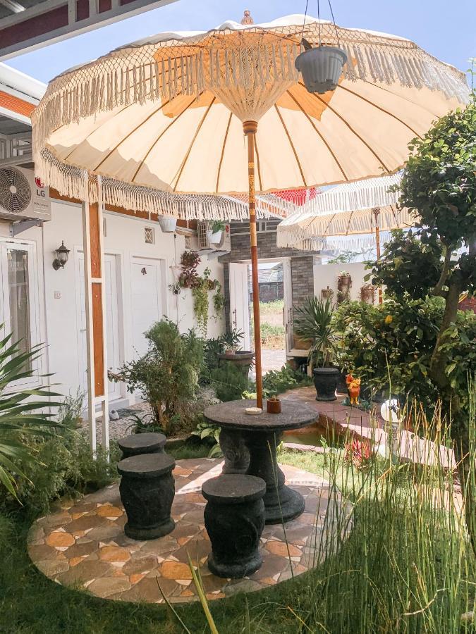Tropical Paradiso Homestay Banyuwangi  Exterior foto
